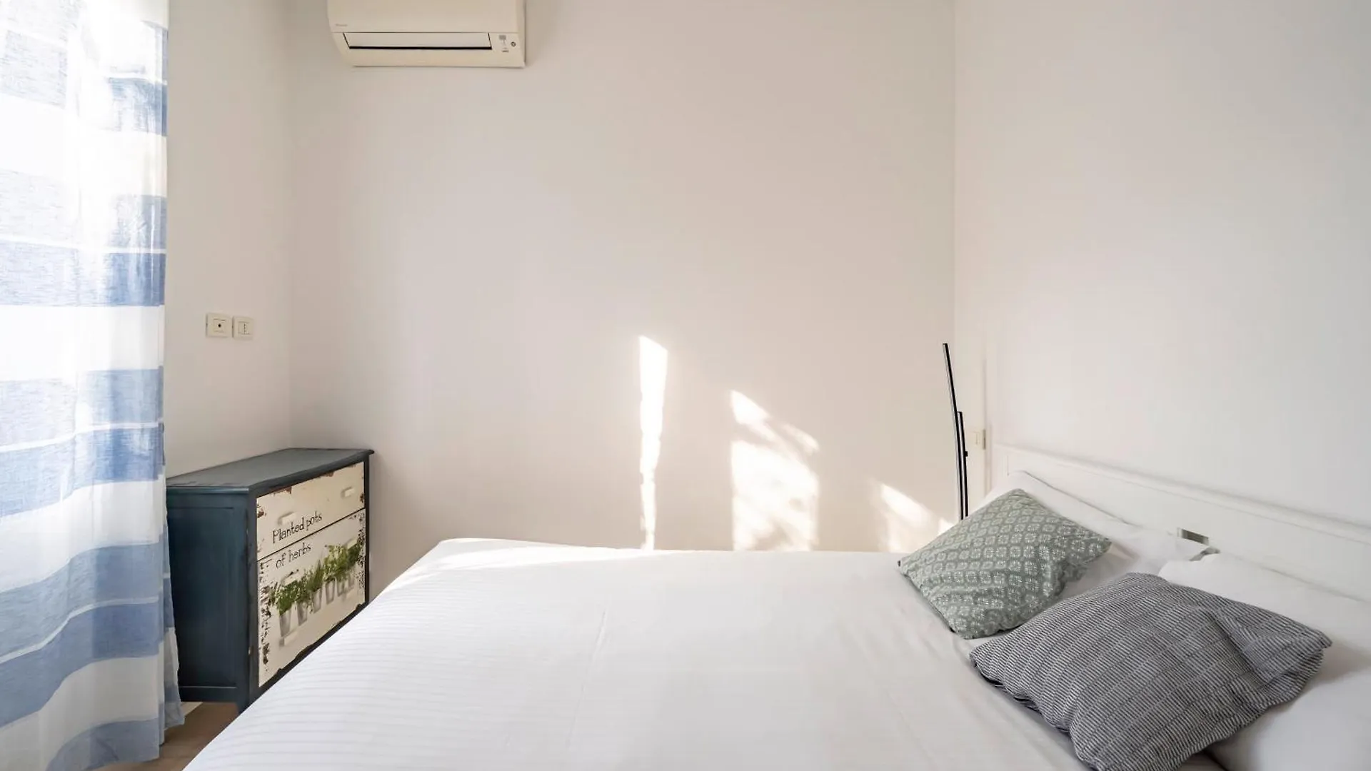 Milano Apartments Vigevano 41 0*, Milan Italy